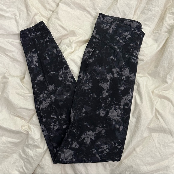 Old navy black geometric patterned leggings size small - Picture 1 of 5